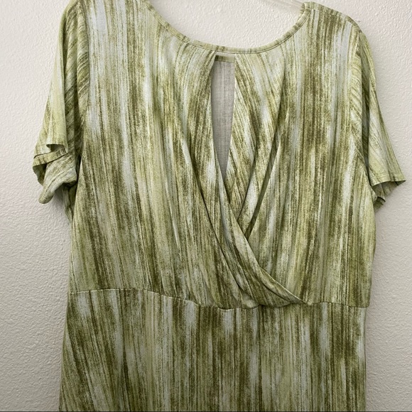 089. Lisa Rinna Collection Green Open Back Top - Picture 10 of 13